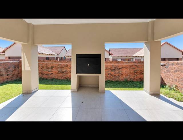 3 BEDROOM TOWNHOUSE FOR SALE IN WILD OLIVE ESTATE